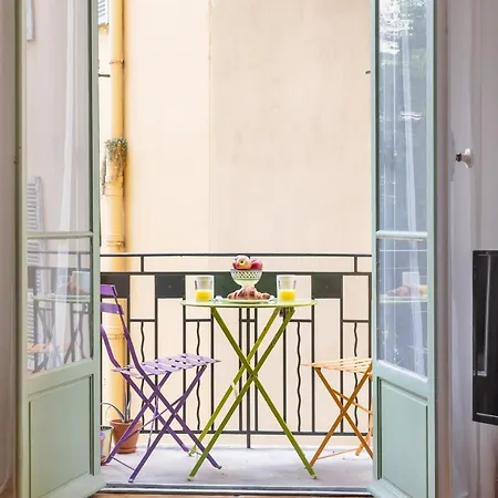 Beautiful Flat With Balcony In The Heart Of - Welkeys Apartment