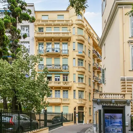 Beautiful Flat With Balcony In The Heart Of - Welkeys *